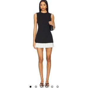 Elegant Black and White Sleeveless Dress